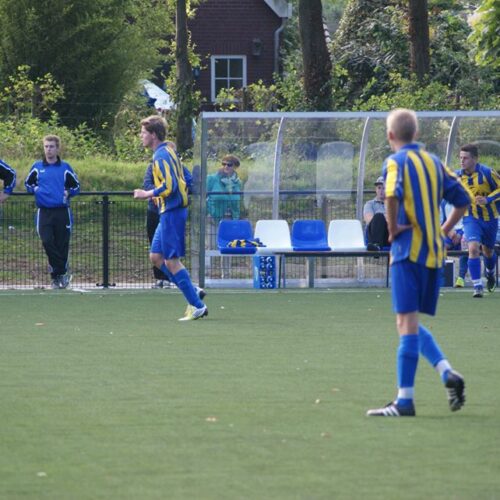 Dugout voetbal model 150 53 Onze DO150-serie dugouts in de 4 meter uitvoering. Een ideale plek voor uw coach en reservespelers.